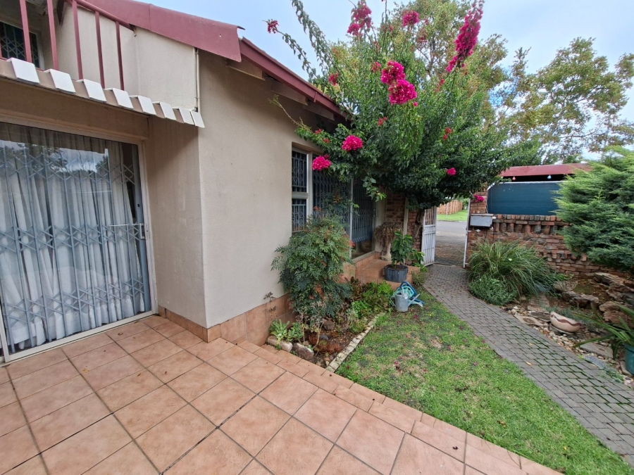 To Let 8 Bedroom Property for Rent in Dan Pienaar Free State